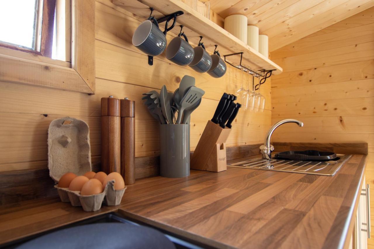 Choller Lake Lodges - Primrose Cabin With Private Hot Tub Arundel Extérieur photo