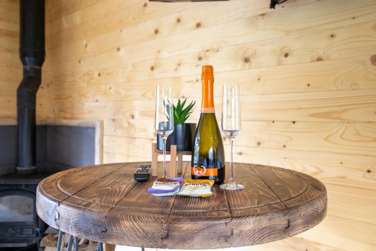 Choller Lake Lodges - Primrose Cabin With Private Hot Tub Arundel Extérieur photo