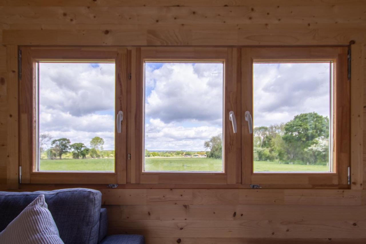 Choller Lake Lodges - Primrose Cabin With Private Hot Tub Arundel Extérieur photo