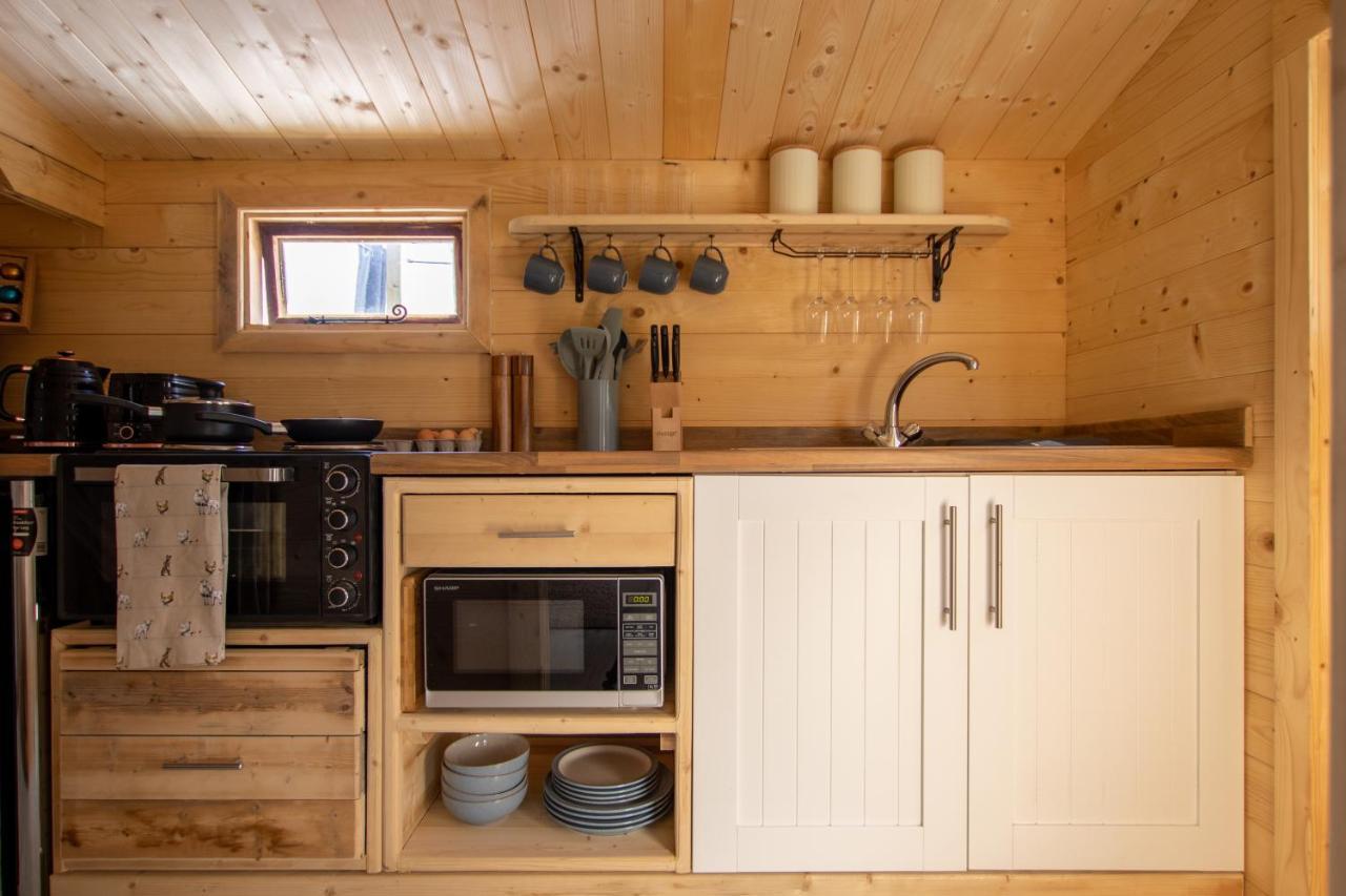 Choller Lake Lodges - Primrose Cabin With Private Hot Tub Arundel Extérieur photo